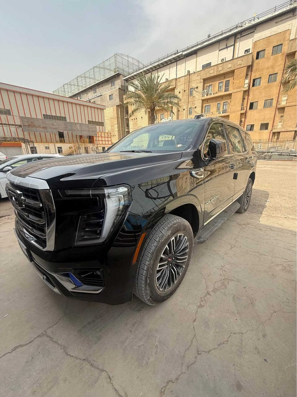 🚨 للبيع GMC Yukon Elevation 2025 🚨

سيارة خاصة وبحالة الوكالة بالكامل ✨  
الموديل: GMC Yukon Elevation 2025  
الممشى: 8000 كم فقط 🔥  
السيارة تعتبر زيرو فعلياً وما داخلة صيانة وكالة نهائياً.

✅ مواصفات Elevation كاملة  
✅ محرك قوي وأداء عالي  
✅ شاشة كبيرة + نظام معلومات حديث  
✅ كامرات وحساسات كاملة  
✅ تشغيل بصمة ودخول ذكي  
✅ مقاعد جلد فخمة  
✅ دبل أوتوماتيك  
✅ إنارة LED كاملة  
✅ جنوط وكالة سود  
✅ تكييف ثلاثي  
✅ نظام أمان وثبات متكامل  

❌ بدون بانوراما  
❌ بدون جاكات  

📍 موقع السيارة: بغداد الكرخ – الدورة – خلف مول العراق  
📄 السيارة باسمي وجاهزة للنقل فوراً  

💰 السعر المطلوب: 63,000 دولار  
يعني 630 ورقة فئة 100 دولار  
(6 دفاتر و30 ورقة)  
والسعر قابل للتفاوض للجادين فقط.

🚗 السيارة نظيفة جداً واستعمال خفيف جداً، فرصة للّي يريد سيارة بحالة الوكالة وبسعر مناسب.

📞 للاستفسار:
*********** بغداد, العراق
