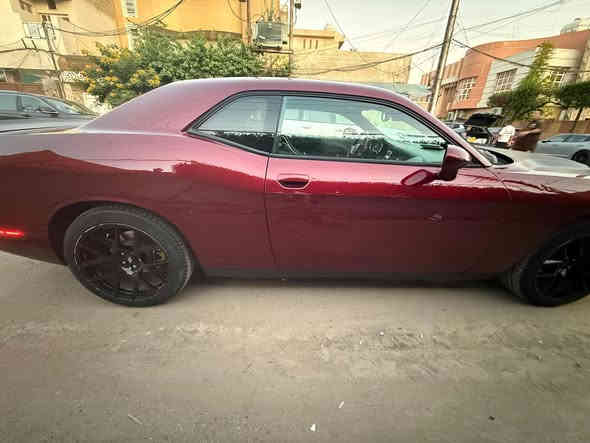 جالنجر
الموديل  2018
حجم المحرك 3600 V6 
عداد المشي 139k
اللون ماروني دم الغزال 
لموصفات  فول السياره
دخول ذكي (بصمة) 
تشغيل عن بعد 
شاشة وسط  كار بلي
كامرة خلفية  دوارة 
سستم صوت الپاين 
كشناات امامية حضن 
كشنات كهرباء امامية 
كشنات جلد ابيض
تدفئة ستيرن 
فتحه 
وبعد بيها  مواصفات 

 تخم تاير جديد
 
حادث سياره مبين  بل صوره
سعر سياره 160 وبيها مجال
رقم بعداد بسمي تحويل ثاني يوم ***********
