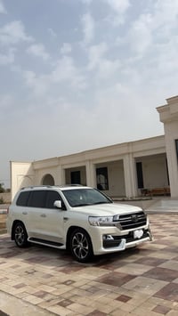 لاندكروز VXS. 2021 اعله فئه. محرك 5700 السياره مكفوله كفاله عامه حته م...