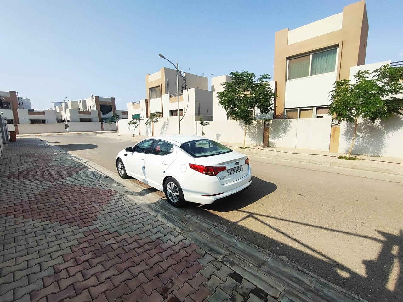 سلام عليكم كيا اوبتيما خليجي شركه دوليه مكفوله من صبغ والبارد ومكينه وكير مكفولات تبريد قطعتين تحكم ستيرن جهتين شفتات ستيرن محرك 2000دوش رقم بغداد ماشيه 67000 بعده على وضع شركه رقم هاتف *********** عنوان بغداد البلديات سعر 158ورقه
