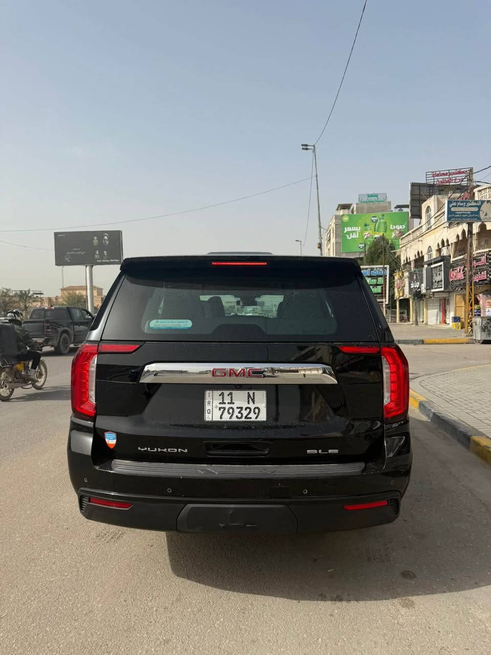 *يوكن SLE خليجي 2023* لون اسود رقم بغداد الجديد باسمي تحويل ثاني يوم كفالة عامة صبعين بارد بالباب فقط لا غير السيارة نضيفة جدا *بحالة الوكالة* مغلفة *PPF* بالكامل برغي ما مبدل بيهه ماشية 120 كيلو 

مكان السيارة البصرة 
للاستفسار:*********** البصرة, العراق
