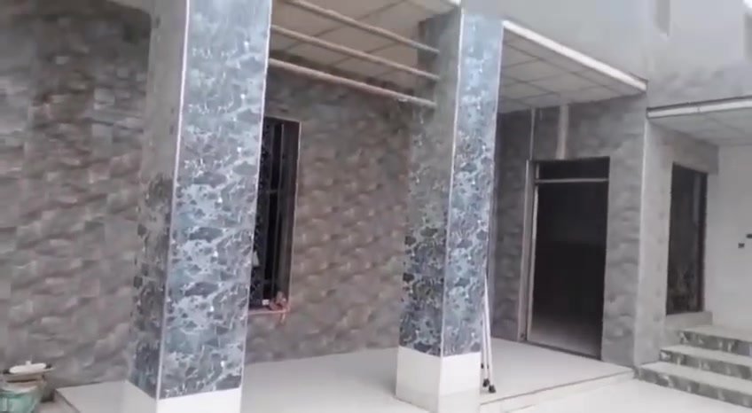 بيت للبيع طابو صرف 250 متر بأسمي خلف مدرسة الشيخ خوام يتكون من غرفتين( هول 11ونص ×4)( مطبخ 8ونص×4) براني طارمه باب خدمي باب سياره حمامات داخليه خارجيه بيتونه تشاريف بناء جديد كله سيراميك للأستفسار ‏‪0781 592 0261‬‏
