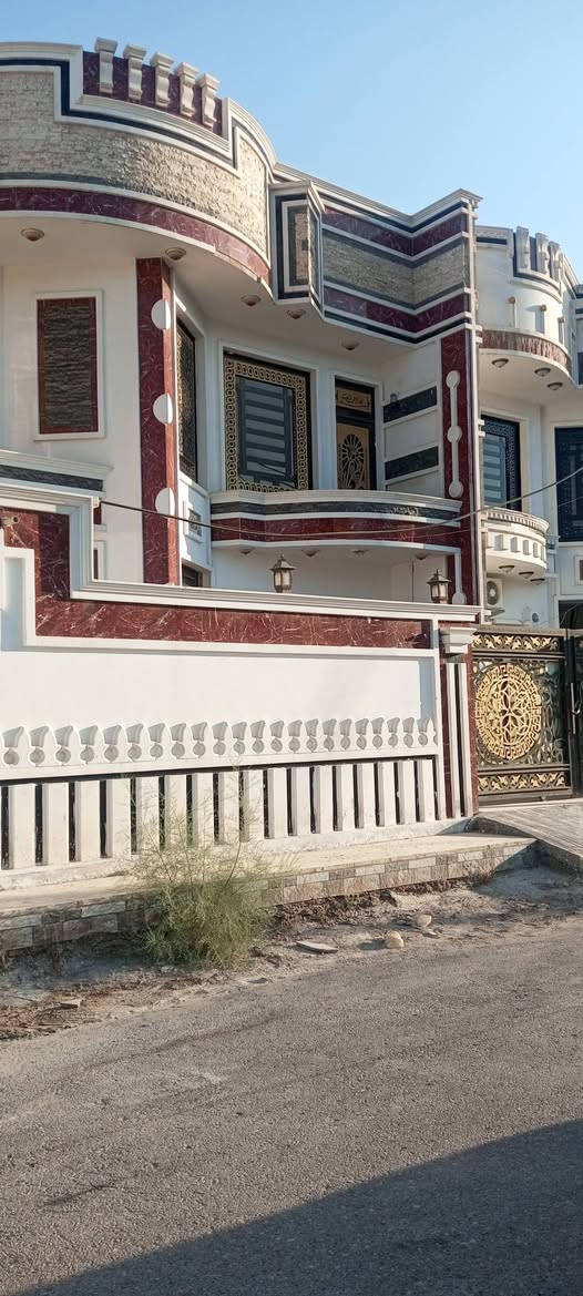 للبيع ....دار سكني موقع ممتاز....في الضباط السريع مجاور الجامع التركي .....دبل فاليوم المساحة 220م ...الواجهه 10م النزال22م .... يحتوي على خمسة غرف..وصالة واستقبال وثلاث حمامات ....شارع تبليط 10م الدار فارغ حاليا....السعر 250مليون قابل للتفاوض للاستفسار....***********
