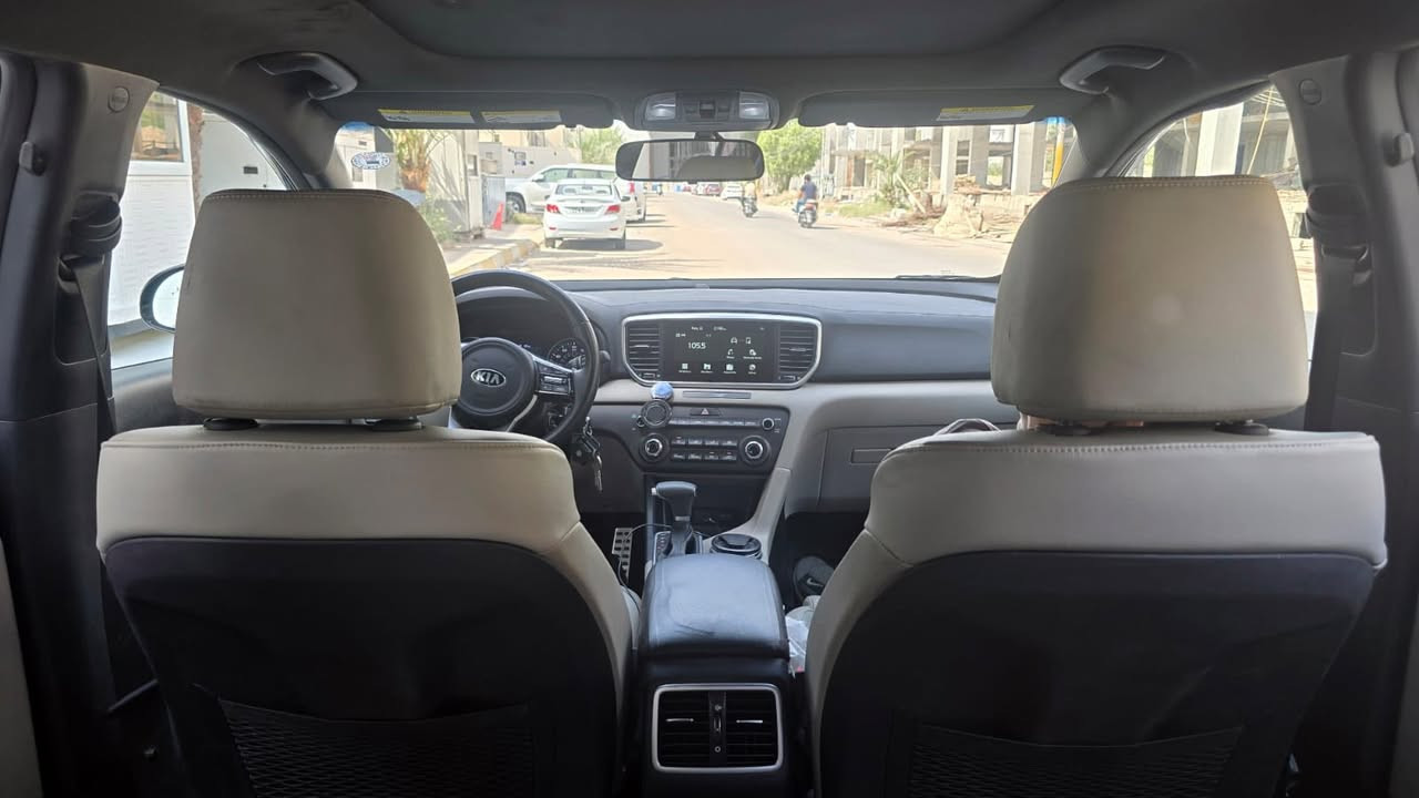 للبيع اسبورتج 2022 ماشيه 28  الف مكفوله التقرير تخريب اجزاء من المحرك سرقه اليده مال باب  باب الخلفيه فقط بارد   فقط نقطه صبغ مابيه السعر 180 الاتصال ***********
