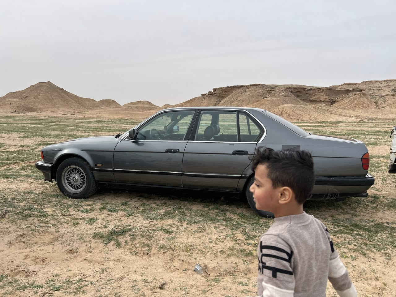 يالله سلام عليكم للبيع بيم مفتوح موديل 1991 سنويه جديده رقم إنكليزي تحويل ثاني يوم
فتحه تبريد ثلج 

مكينه كير خير من الله 

عضمتها كولش حلوه 

مكينه صوت مابيها 

ايرفلور بلجيس فيتم بلكات كلاص بانزين ادامه جديده 

شلعت السياره تآكل الكاع

مكانها بابل رقمها بغداد ومداور وين ماتريد 

بيها شغلات ترتيب فقط 

سعره خاص 

رقم ***********   واتساب كذالك موجود

سياره تجي تشوفها بعينك وتطلع بيها وتقتنع وني خادمك
