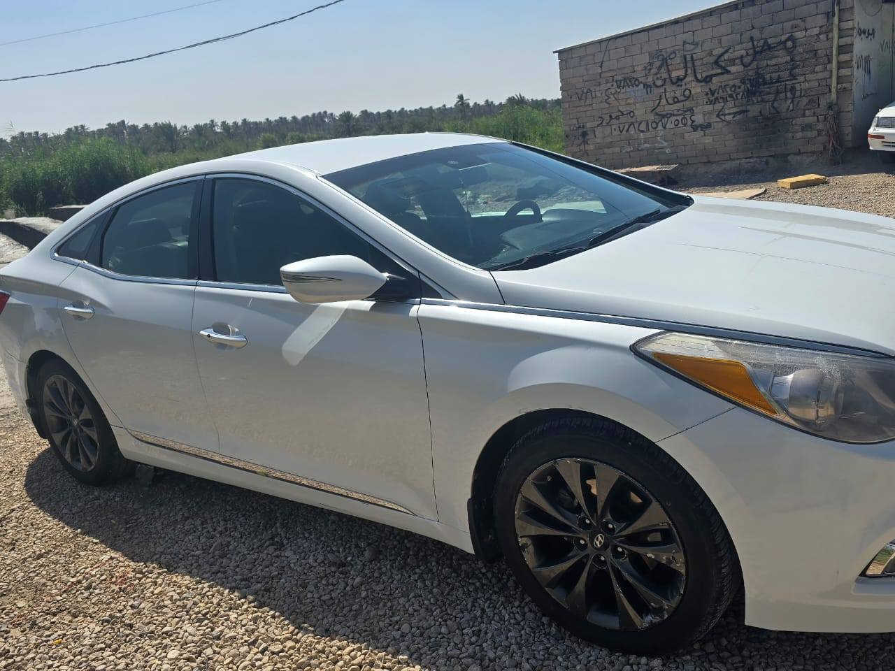 السلام عليكم 
ازيرا 2012 خليجي باسمي سنويه جديده ورقم مميز 
السياره فول مواصفات عدا الفتحه كشن كهرباء بصمه برده كهرباء اصل 3بردات السياره مشروع وطني تحويل باي محافضه
السياره عليه ادامه كامله
دسكات فيت بم منضومه زنون كير محرك كارتون 
مكاني بابل الحمزه الغربي 
السياره مكفولة كفاله عامه عدا بارد صغير كلش بلباب الخلفي 
سعره 110 وبيه مجال للشراي ترهم بيع ومراوس حسب القناعه 
***********
