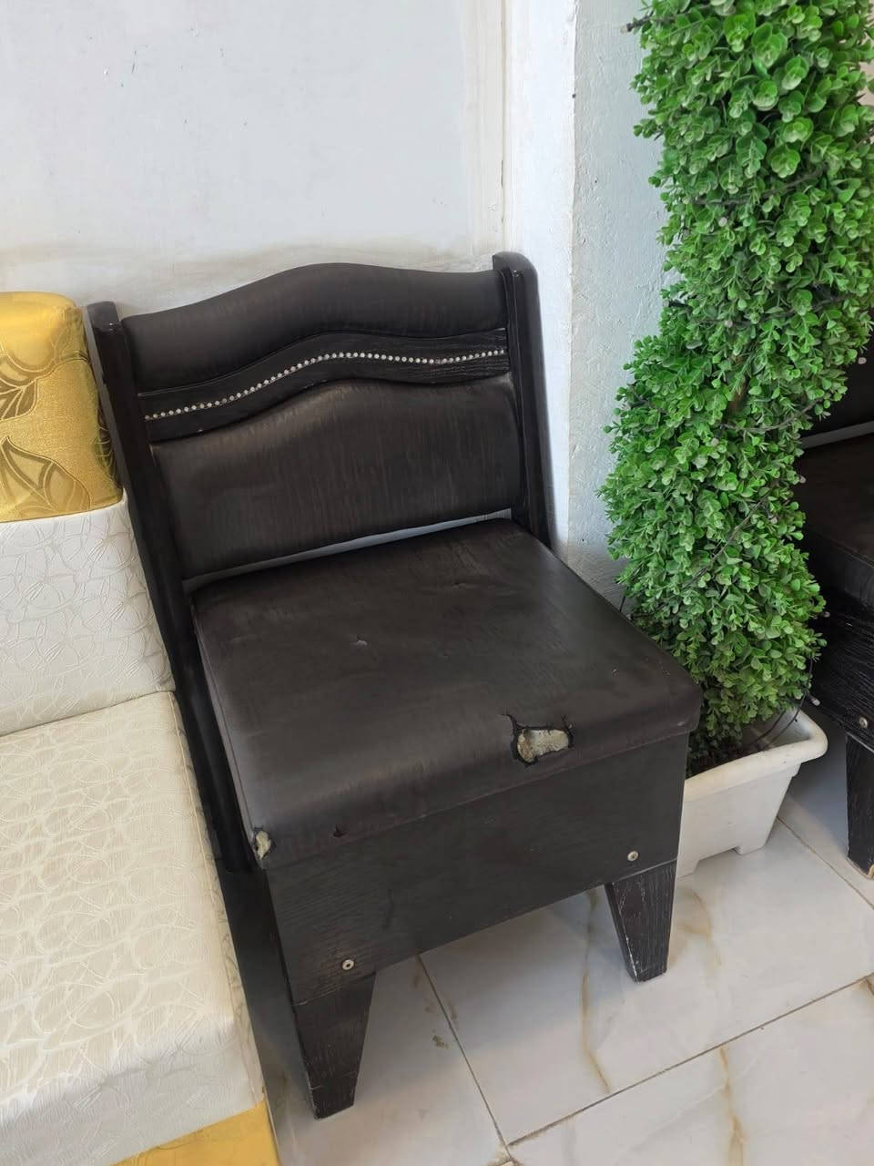 تخم للبيع ناصريه الاسكان الصناعي
120.هاتف ***********
