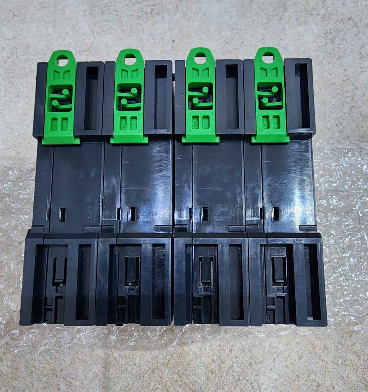 قطعة الكترونية كما في الصور / ماركة شنايدر صنع تايوان


**إذا كنت صاحب هذا الإعلان وتريد حذفه لأي سبب، رجاءا أرسل رسالة إلى الدعم الفني**