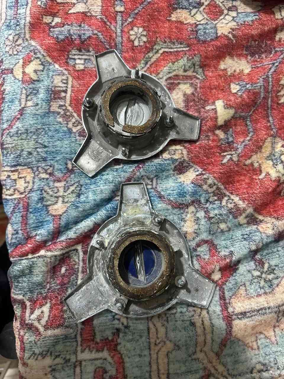 سلام عليكم زوج شخات السعر 60الف عنواني بغداد دوره صحه ***********
