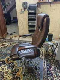 كرسي مكتبي 75 الف مكان بغداد البياع 07811147826