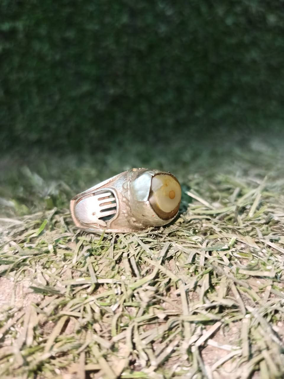 حجر سليماني قديم عين صريحه  صياغه يدويه قديمه


**إذا كنت صاحب هذا الإعلان وتريد حذفه لأي سبب، رجاءا أرسل رسالة إلى الدعم الفني**