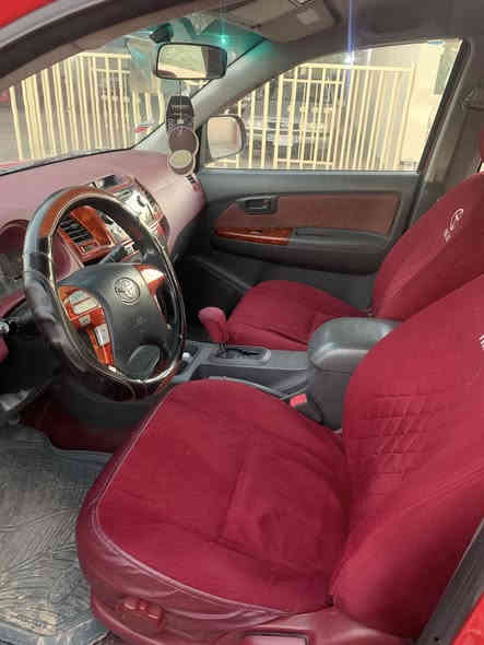 السلام عليكم تيوتا هايلكس موديل ٢٠١٤ سردار رقم سليمانيه انكليزي شاصي ١٢ سياره مكفوله كفاله عامه عده شخط بصيط صفحت البدي الباقي كفاله محرك ما مفتوح ماشيه ١٤٠ حقيقي سياره جديده جاهزه من صدر تخم تاير ويل كب تدفئه تبريد كله شغاله مكان ديالى بعقوبه للاستفسار 
***********
