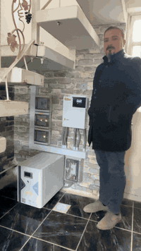 صب منظومة طاقة شمسية متكاملة ⚡️

🔹 تعطيك:
 • 10 إلى 15 أمبير نهاراً
 • 4 أمبير ليلاً لمدة 4 ساعات

🔹 مكونات المنظومة:
 • 6 ألواح لونجي حجم 600 واط
 • إنفيرتر SRNE حجم 3.6 كيلو واط
 • بطارية ليثيوم عالية الكفاءة
 • جميع الملحقات مع نصب وبرمجة احترافية

🔹 تنفيذ بإشراف شركة أبراج المهندسين

📍 العنوان: ديالى – بعقوبة – قرب تقاطع القدس
📞 الهاتف: ***********

الجودة عنواننا… والطاقة النظيفة اختيارك الذكي ✔
