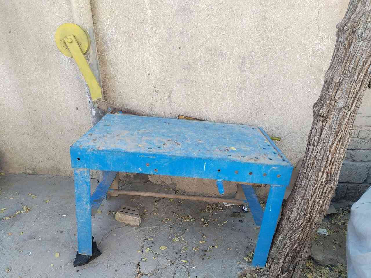 طبر للبيع
***********
