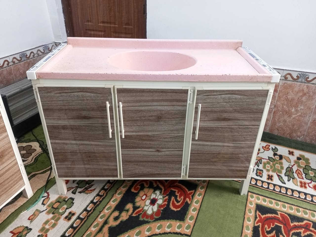 يا رزاق للبيع السعر 660 تسكام الثقيل ويه الزاوية يصير ثلاث أمتار والسنك مرمر متر أو  ربع الشراي يراسني خاص ادزله الفيديو والعنوان ***********
