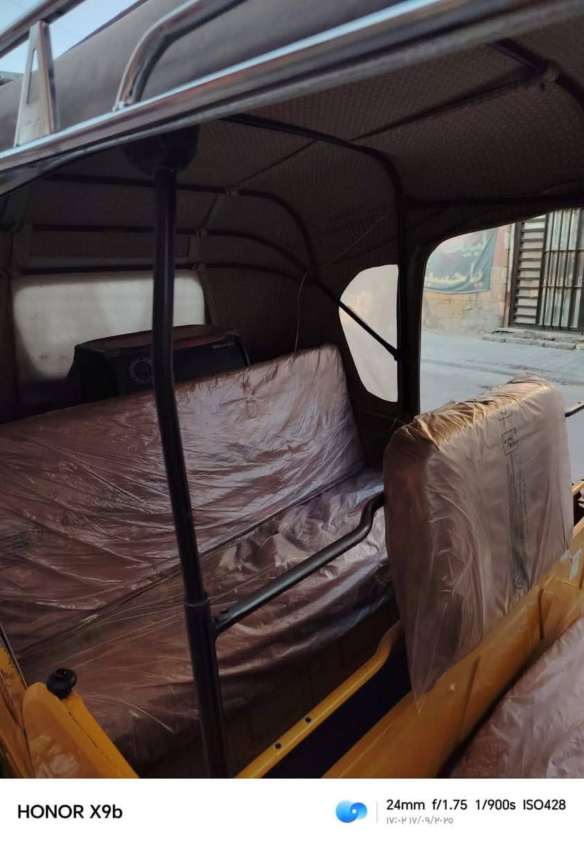 السلام عليكم تكتك موديل 2021رقم وسنويه هيه وغراضها هورنات بوش اصلي سيبايه دمام تخم تاير جديد منضومه زنون تكتك جاهزة للاخير واحله من صور جاادر جديد تخم تاير مكاني بغداد تقاطع درويش ***********
