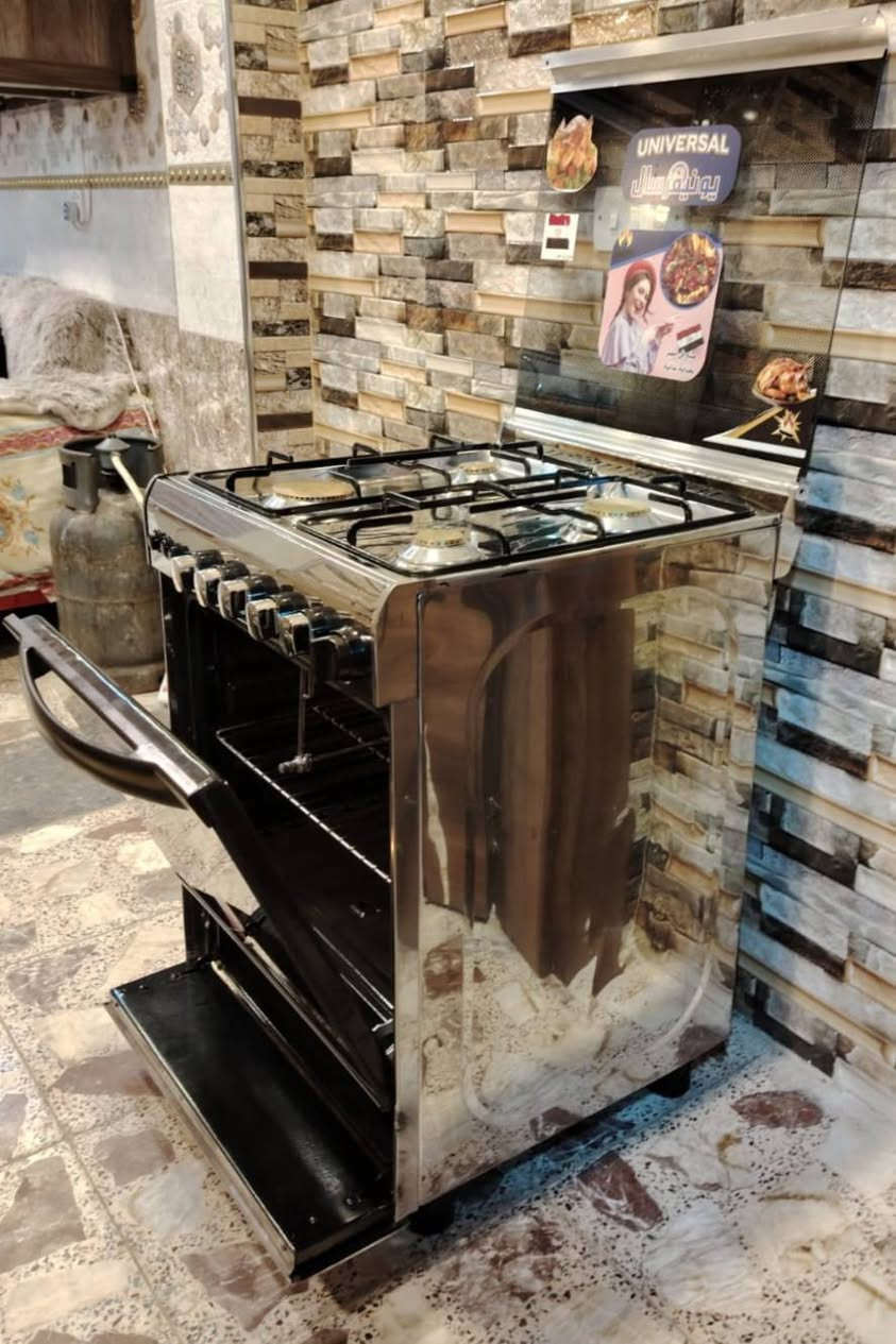 🔥طباخ مصري امتياز إيطالي ماركة يونفرسال للبيع بالاعظمية🔥
🔵 الطباخ مصري UNIVERSAL  أمتياز إيطالي مستعمل نظيف كلشششش والفرن والعيون نارهن زركة. 
✅ الطباخ سل ستيل كامل، حجمه 55×55 الفرن مالته الواسع.
🔥ناره زركه كما موضح بالصور وبالفديو🔥
✅️ كل الكهربائيات بيه تشتغل الجداحات وماطور شوي الدجاج والأضائه للفرن الداخليه.
💥 وياه صينية الفرن وشبجه الفرن وقاعده شيش شوي الدجاج وياه كامل.
 ⭕💠 السعر  160 الف قفل 💠⭕.
🔴 مكلفة بالنشر وماعدهم لا توصيل، ولا حجز للطباخ الي يريدها يجي يأخذه من البيت.
ومكانه / الاعظميه .
أتصل بأصحابه ابو يوسف.
 *********** ببه واتساب.

