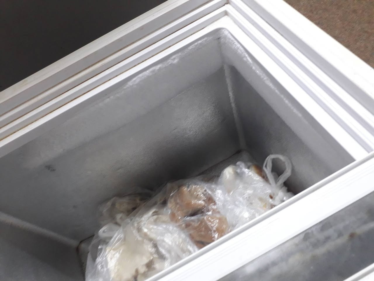 السلام عليكم
فريز للبيع نقص بس غاز 
الجزيره شط العرب/ اليوبه /الصقر
السعر 100 وبي مجال قليل


**إذا كنت صاحب هذا الإعلان وتريد حذفه لأي سبب، رجاءا أرسل رسالة إلى الدعم الفني**