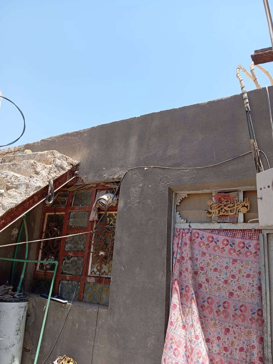البيع بيت زارعي بيه وصل المساحة 120 بي 2  صحيات خارجي وداخلي متوفر بيه كل الخدمات  ناصريه حي التحرير نهاية المعدان يم صيدليه الكناهره قريب على الشارع العام  لتواصل *********** سعر 48
