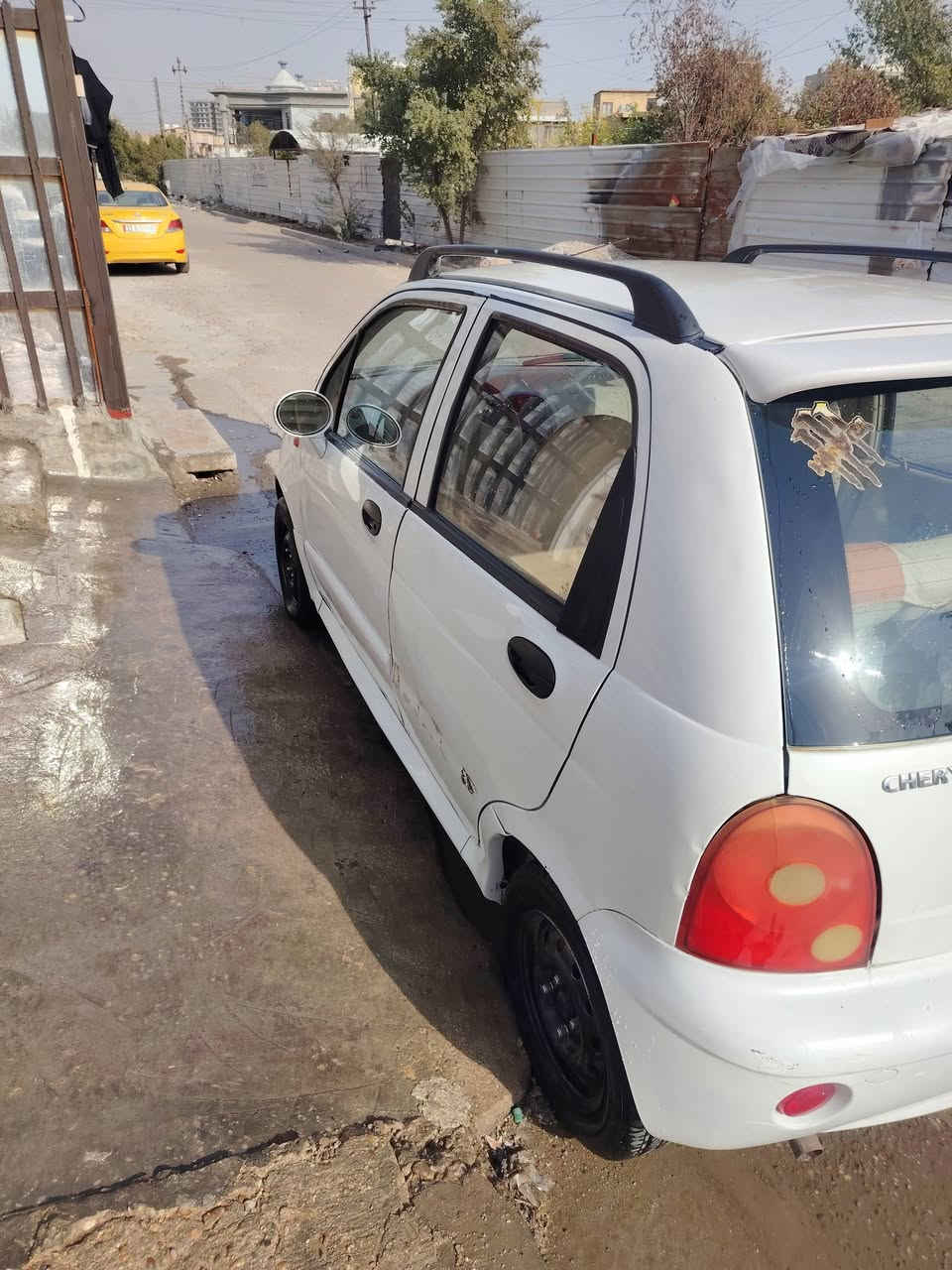 السلام عليكم QQ للبيع موديل 2012 كير محرك صدر نظيف جدا السيارة ماشية 42000 الف السيارة مابيها اي نقص عدا التبريد سنوية جديدة الى 2030 
السعر 3000 $
للاستفسار الاتصال على الرقم 
***********
