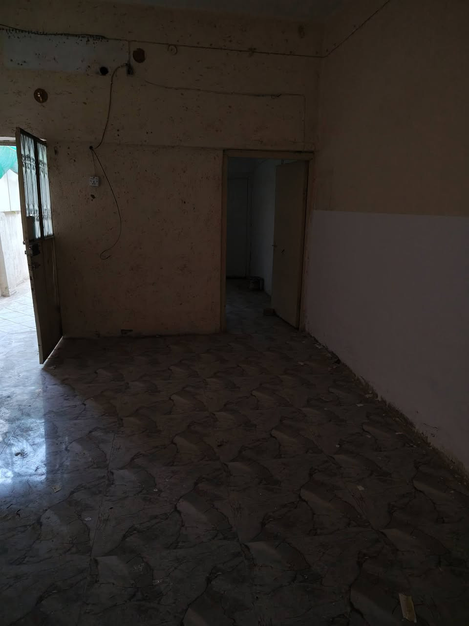 🏠 مشتمل للإيجار – موقع مميز
📍 الموقع: حي القاضية
🏢 الطابق: طابق واحد
🔹 التفاصيل:
▪️ غرفة نوم
▪️ كليدور استقبال
▪️ مطبخ
▪️ صحيات
👨‍👩‍👧 مناسب لعائلة صغيرة
💰 سعر الإيجار: 350
📞 للاستفسار ومعرفة كل التفاصيل:
🏢 مراجعة: مكتب الكوثر للعقارات والمقاولات
📱 ***********
📱 ***********
✨ نتشرف بخدمتكم دائماً
