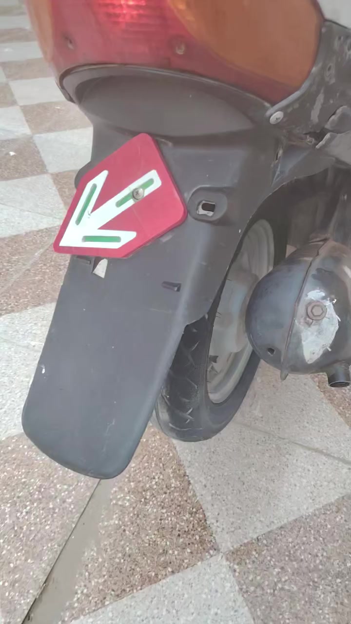 سلام عليكم البيع دراجة بيجي شغالة سلف وكهرباياتهة شغالة كلهة ماعوسهة شي مكاني رميثة والشراي بي خير ويدلل سعر خاص و يجي علهاذة رقم ***********
