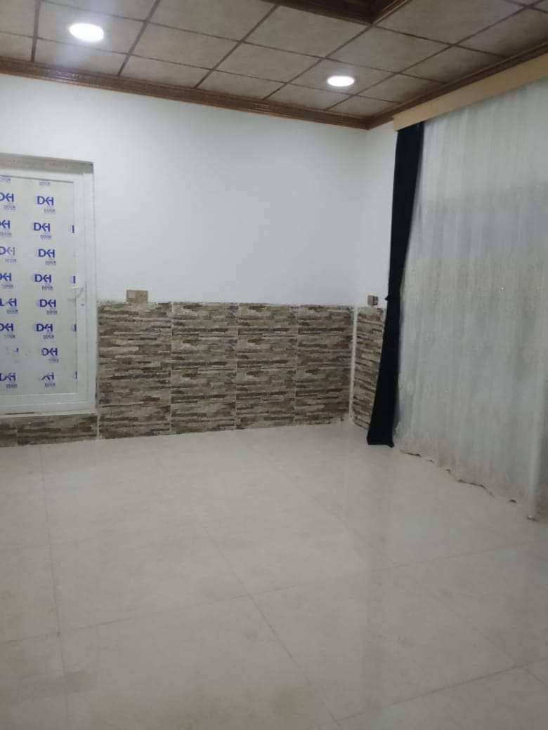 بيت للايجار مكون من غرفتين نوم غرفه ارضي وغرفه طابق ثاني + استقبال ضيوف + مطبخ + صحيات 2
المكان حي الضباط قرب مدرسه اخلدون الاستفسار الاتصال *********** او وات ساب 
بيت للايجار مكون من غرفتين نوم غرفه ارضي وغرفه طابق ثاني + استقبال ضيوف + مطبخ + صحيات 2
