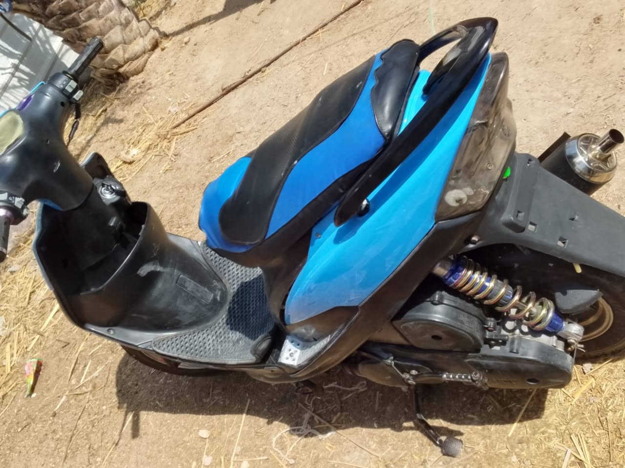 سلام و عليكم دراجه ماكس عدله البيع مفتوحه والفات فقط بوشه 49 بلاد كلشي بيه شقال شلعته فول السعر 600 وبيهه    مجال المكان البصره كرمه علي الرقم *********** والكزوز رياضي
