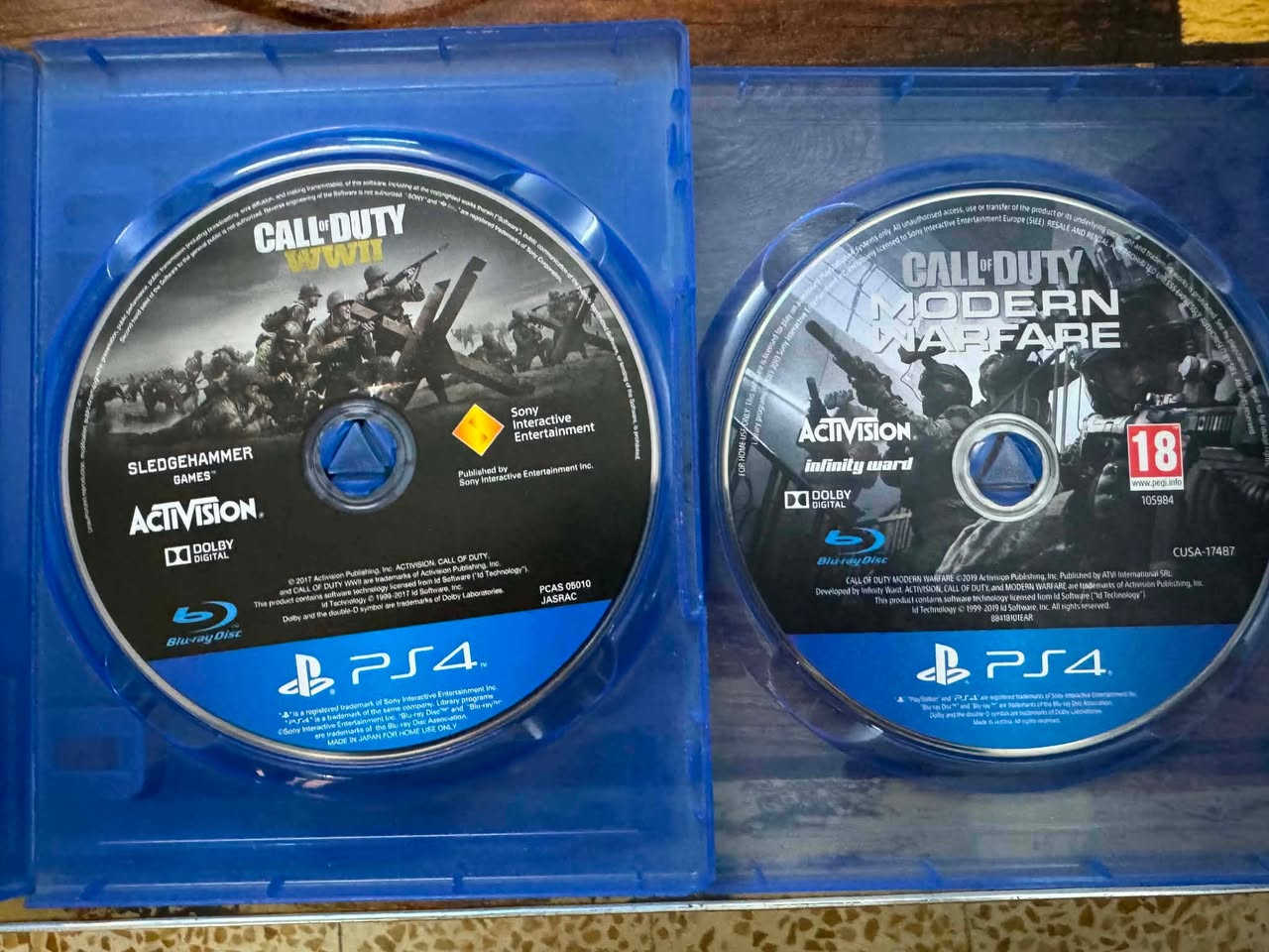 للبيع ps4 فات نظيف كامل معدات اربع يدات و اربع اقراص (FC25,ماين كرافت,كول اوف ديوتيWWII,كول اوف ديوتي مودرن1) 
و الاقراص نظيفة خالية من اي خدش مساحة الجهاز 886GB
و الجهاز اونلاين مو مهكر

السعر تعالي عالخاص و بيك خير و تدلل❤️


**إذا كنت صاحب هذا الإعلان وتريد حذفه لأي سبب، رجاءا أرسل رسالة إلى الدعم الفني**