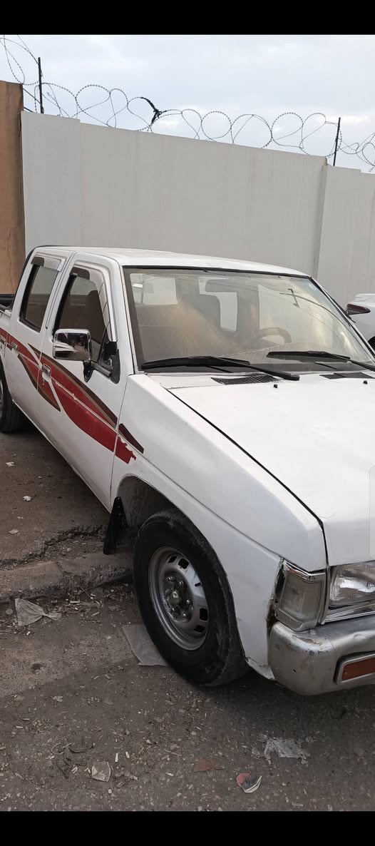 السلام عليكم بيكم نيسان موديل 92 مصبوغ عام بي طخه بين الباب والجاملغ سنويه لل30 السعر 40 بي مجال المكان موصل الايمن رقم الهاتف ***********
