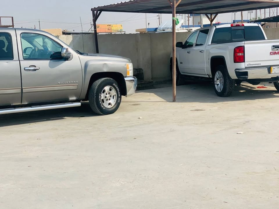 السلام عليكم للبيع سلفرادو ٢٠١٣ فمارك وربع رقم واسط باسمي سياره نظيفة وماتحسون عليها اي شيء محرك 8v للبيع او مراوس مكان ذي قار لاستفسار اكثر 
***********
