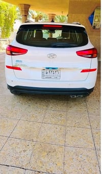 توسان مديل 2020 بانورامة حساسات زنون نضيفة مكفولة التصال على الرقم 075...