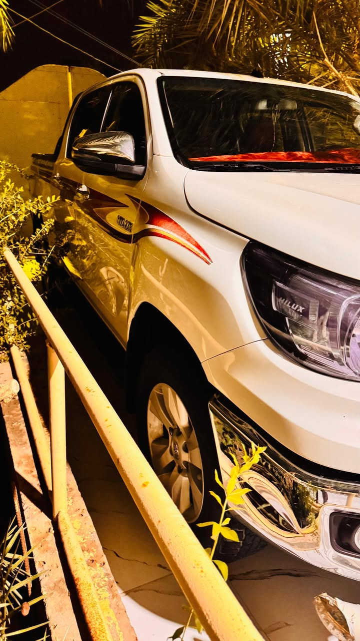 سلام وعليكم هايلوكس فورويل بريميه لون صدفي فول كير عادي تبريد خلفي موديل ٢٠١٩رقم اربيل سنويه منتهيه شرط التحويل والتجديد كفاله مكينه  كارتون وكير وكشر من الصبغ والمعجون فقط ملاحضات بسيطه بارد 
السعر ٢٣٥وبيه مجال الاستفسار ***********(كازززززز)
