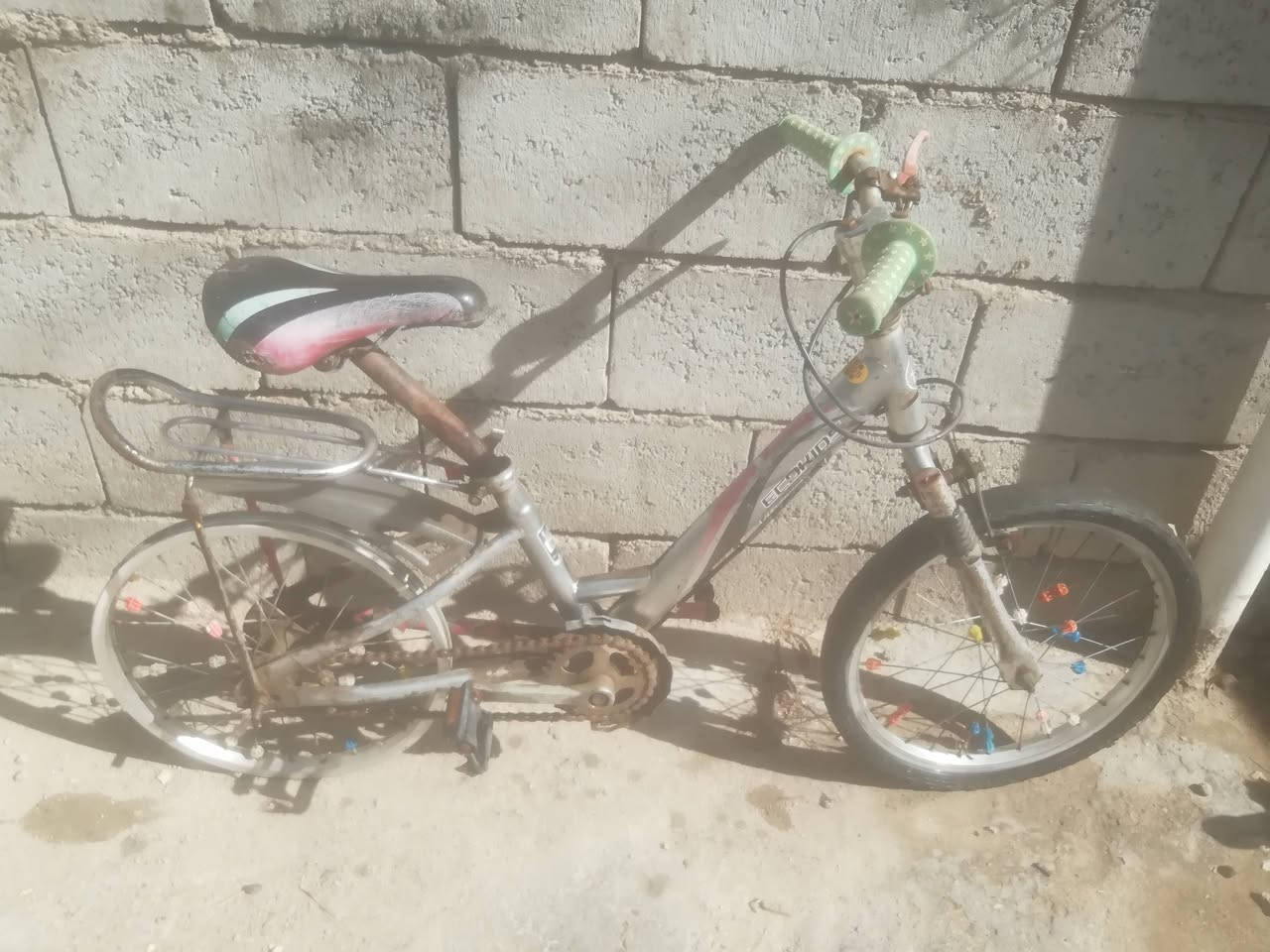 سلام عليكم ورحمة الله وبركاتة
بايسكل ياباني اصلي 
البايسكل محتاج بس  جوب وتاير الويل نضيف جدا ولاكن 
البايسكل متروك 
سعره 25 الف دينار وبيه مجال للشراي 
وسلام عليكم ورحمة الله وبركاتة......


**إذا كنت صاحب هذا الإعلان وتريد حذفه لأي سبب، رجاءا أرسل رسالة إلى الدعم الفني**