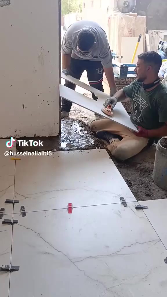 خلفه سيراميك جميع انواع السيراميك اشتغله حاليآ فارغ 
#خلفه سيراميك 
اخذ مقطوعه
‏‪***********‬‏
