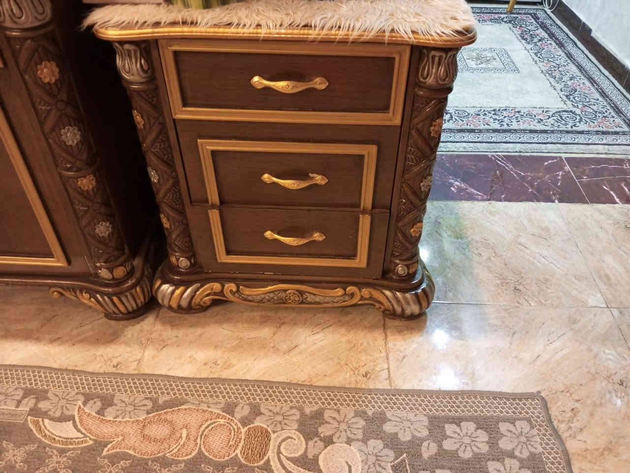 غرفه كويتي خشب درجه أولى كنتور 6 باب موديل ملكي مكان البصره حي الاصدقاء الرابعه سعر 900 وبيه مجال قليل ستفسار على الرقم ***********
