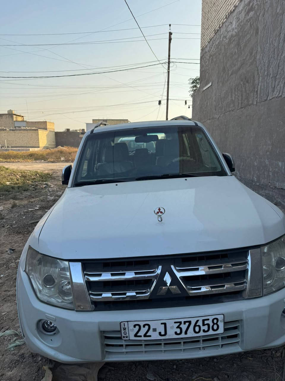 باجيرو موديل 2014 كفاله عامه مكينه وكير بلاديات على وضع الوكاله سبير لوك
تخم تاير برجستون ياباني جديد 
صدر جديد شركه 
ماشيه 142 السياره بسمي شرط تحويل أو وكاله السونار مرفق بالصور بيها بس بارد بالباب الخلفي والباقي كفااااله السعر 188$ وبيها مجال حق الجيه
مكاني الشعب الثعالبه  
للاستفسار : ***********
