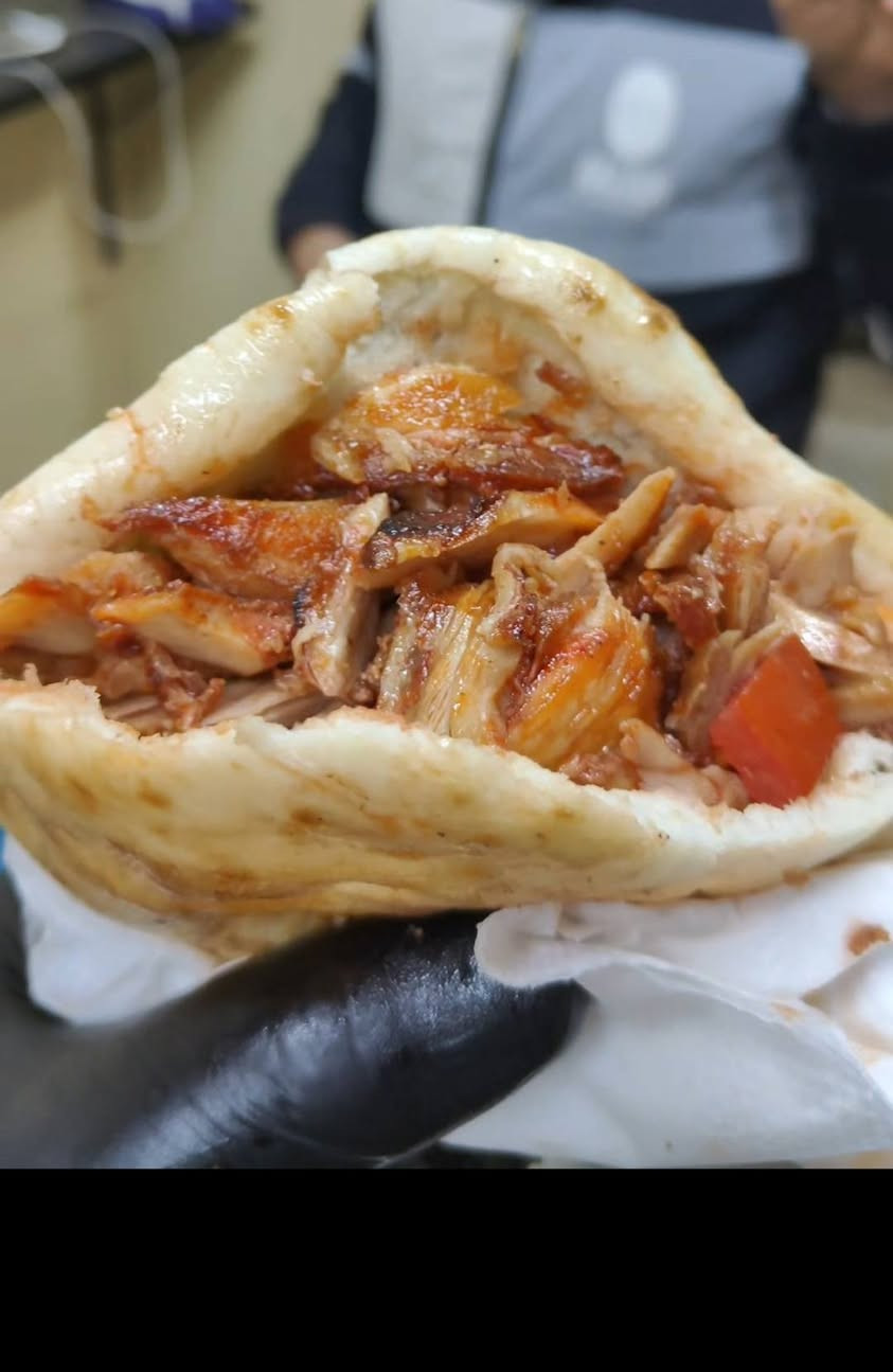 🔥 أول لقمة... والباقي علينا 😋🍗

ريزو الزاوية بطعم لا يُفوّت، مذاق مميز وجودة عالية بأسعار تناسب الجميع.

💰 ريزو كبير: 3500 دينار
💰 ريزو صغير: 2000 دينار

🌯 ويوجد أيضًا:                         (رقم المطعم1)
• شاورمة صمون: 1000 دينار.  (***********)
• شاورمة كبس: 1250 دينار.         (رقم المطعم2)
                                             (***********)
⭐ هذه الأسعار حصريًا لدى مطعم الزاوية.

🕒 أوقات العمل: من 6 مساءً إلى 12 ليلاً

🚚 يتوفر توصيل خاص للمطعم إلى:
الحود – لزاگه – أم المناسيس – تلون ناصر – الرفيلة – السرت

💸 أجور التوصيل: 2000 دينار فقط

📍 مطعم الزاوية
جنوب الموصل – قرية الزاوية

✨ ننتظركم لتجربة ألذ الأطباق، وشاركونا رأيكم بعد التجربة ❤️
