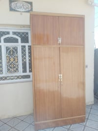 كنتور للبيع نضيف مثل ماواضح بالصوره السعر ب 130 وبي مجال للأتصال 07831...