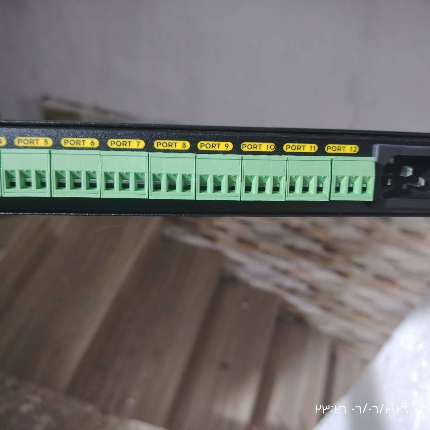 هذا الجهاز هو وحدة تحكم في إضاءة LED موسيقية، وتحديداً الطراز GC-6612M الذي يدعم بروتوكولات SPI و DMX.
يحتوي الجهاز على 12 منفذ إخراج ويدعم بطاقة SD لتخزين المؤثرات.

يمكنه مزامنة إضاءة LED مع الموسيقى عبر مدخل صوتي 3.5 ملم أو ميكروفون مدمج.

يتميز بـ شاشة عرض رقمية وأزرار للتحكم في الإعدادات والملفات.

هذا الجهاز هو وحدة تحكم في إضاءة LED موسيقية، وتحديداً الطراز GC-6612M الذي يدعم بروتوكولات SPI و DMX.


**إذا كنت صاحب هذا الإعلان وتريد حذفه لأي سبب، رجاءا أرسل رسالة إلى الدعم الفني**