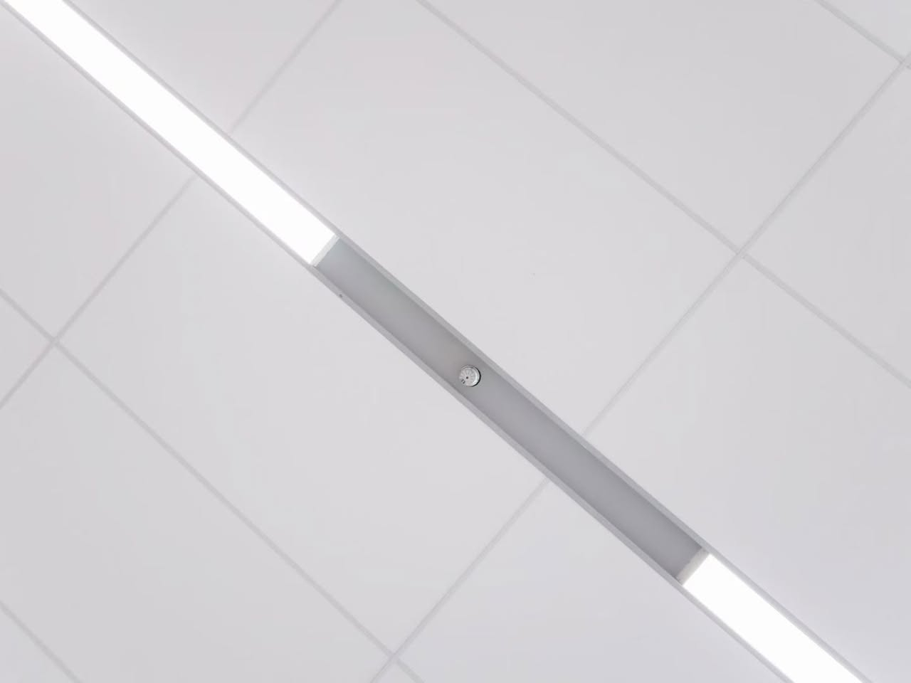 并非所有吊顶，都只是遮挡。

我们为空间赋予【呼吸】的权利。

诺贝-德鲁克斯® | 玄武纤维净化（吸音）吊顶

源于天然玄武岩，不止于静音降噪

更自带“净化”功能，让每一次深呼吸都安心

ليست كل الأسقف مجرد عازلة للصوت.

نمنح المساحات حق التنفس.

سقف نوبل-دروكس® | ألياف البازلت المنقية (العازلة للصوت)

مُستخلص من البازلت الطبيعي، فهو أكثر من مجرد عازل للصوت؛

يتمتع أيضاً بوظيفة "تنقية" مدمجة، تجعل كل نفس عميقاً آمناً.

Not all ceilings are merely for blocking out noise.

We give spaces the right to breathe.

Nobel-Druux® | Basalt Fiber Purifying (Sound-Absorbing) Ceiling

Derived from natural basalt, it's more than just noise reduction;

it also has a built-in "purification" function, making every deep breath feel safe.

Не все потолки предназначены лишь для шумоподавления.

Мы даем помещениям право дышать.

Nobel-Druux® | Потолок из базальтового волокна с функцией звукопоглощения

Изготовленный из натурального базальта, он не только снижает уровень шума;

он также обладает встроенной функцией «очищения», благодаря чему каждый глубокий вдох ощущается безопасным.


**إذا كنت صاحب هذا الإعلان وتريد حذفه لأي سبب، رجاءا أرسل رسالة إلى الدعم الفني**