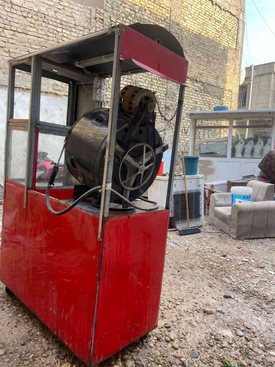 السلام عليكم
شباب عربانه مال حب وجبس 

متروكه صارلها سنه الماطور والكهرباء شغاله

يحتاجلها ترتيبات بسيطه متكلفك ٢٥

عارضها ب١٧٥ وبيها مجال شي بسيط

مكاني بغداد الاعضمية ***********
