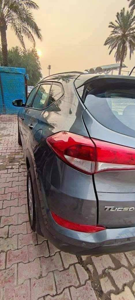 توسان موديل 2017 وارد امريكي حادث جاملق عكس السائق
مواصفات 
نص فول
تحكم جهتين
كشن السائق  كهرباء 
 3انظمه قياده 
فور ويل
شاشه لمس 
شاشه اعطال 
مثبت سرعه
ارضيه جلد
مكينه 2000 جي دي اي 
السعر 142. بيها مجال
رقم الهاتف ***********
