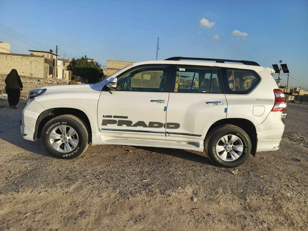 السلام عليكم للبيع برادو 2010 محدث 17 ماكينه 4 سلندر لا تبخير ولا تنقيص صدر جديد تخمت تخم تاير جديد تبريد ثلج سياره رقمها بغداد باسمي تحويل ثاني يوم المكان بغداد الشعب الى اكو مراوس حسب القناعه السعر 210 وابيها مجال ***********
