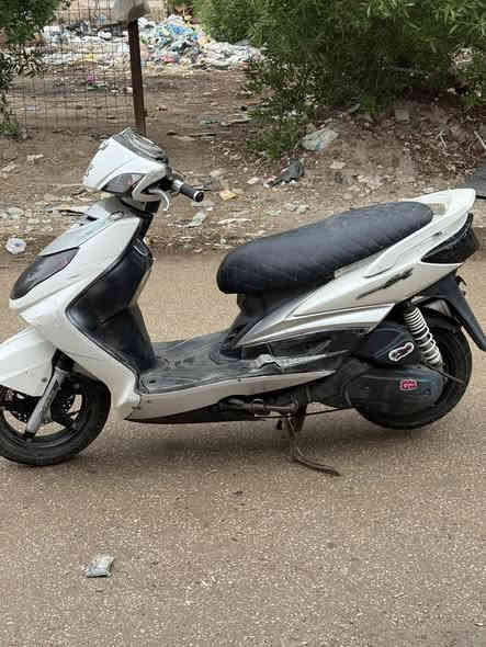 سكنس فحل دراجة ختم واحد مكينة خير من الله سعرها ٦٠٠ وبيها مجال مكاني بغداد البياع ***********
