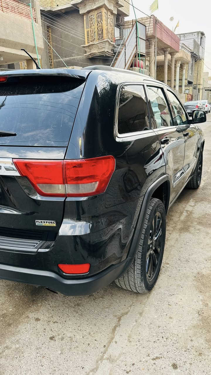 للبيع جيب لاريدو موديل 2012
السيارة نظيفة بمعنى الكلمة
بيها 3 قطع صبغ بس
تخم تاير جديد
حدادية كاملة جديدة
دوشمة جديده
السياره نظيفه بمعنى الكلمة 
💰 السعر: 155 وبيها مجال
📍 العنوان: البصرة – المعقل
📞 للتواصل: ***********
