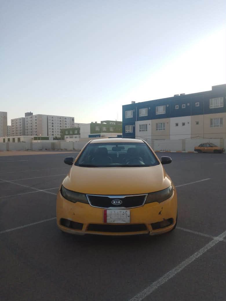 سيراتو ٢٠١٢ خليجي للبيع السياره جاهزه من كلشي عدا طخه بالجاملغ والجنطه
السعر ٧٥
الرقم ***********
