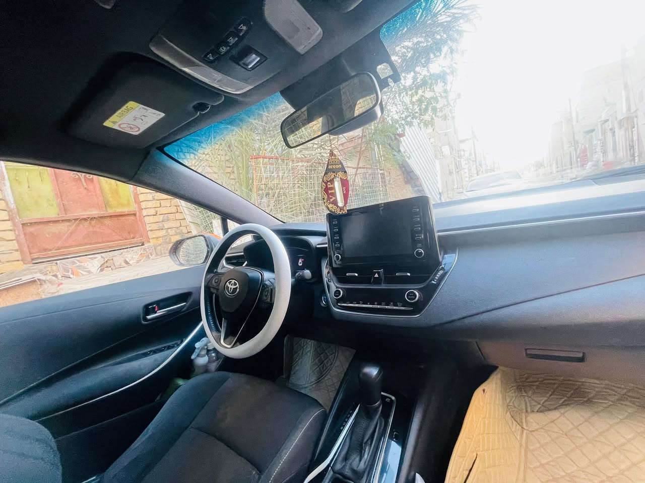 السلام عليكم
كورلا 2023 هايبرد وارد ياباني ايمن ومحوره
مرقم بصره
بمصه
حساس خلفي وامامي
رادار 360 
ماشيه 21 الف
السياره جديدحيل
كفاله ضربه وتبديل
مكانها الناصريه
***********
السعر 120
