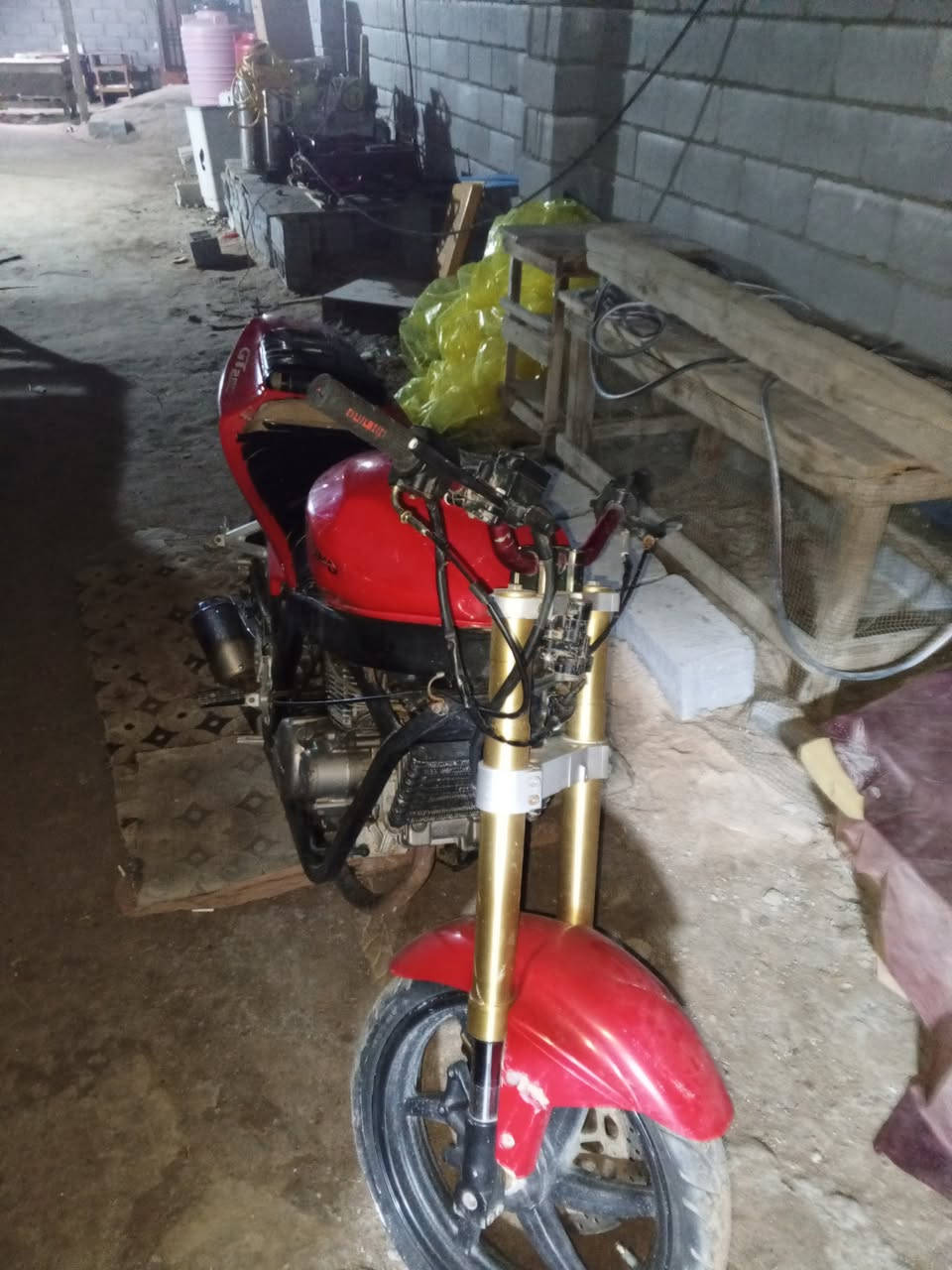 سلام عليكم بطح هايسونك البيع شقاله سعر 450 مكاني الهارثه رقم *********** سكان رياضي كزوز رياضي دراجه حلوه مال ونسه
