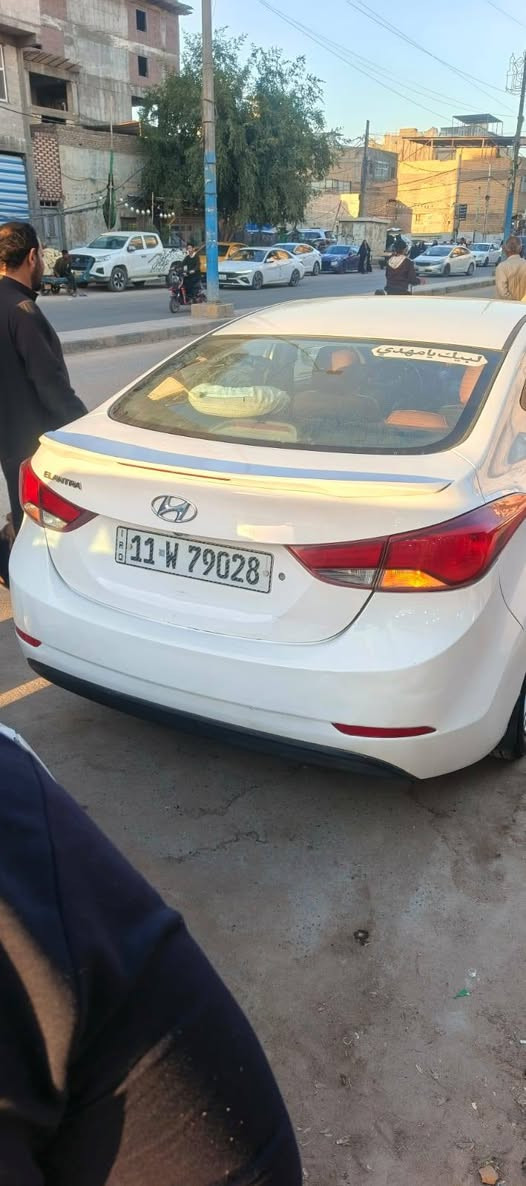 سلام عليكم النتراء خليجي مديل ١٥ بيه قطعه صبغ وشويه بلباب سعره ١٢٥ رقم ***********
